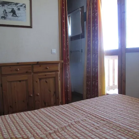 2 Pieces, 6 Pers, Au Pied Des Pistes A - Fr-1-351-59 * Ла-Плань